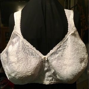NWOT 18 Hr Bra- SZ 50D